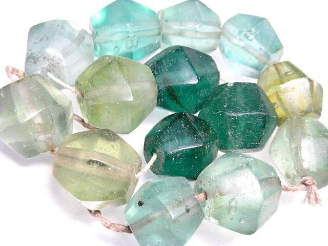 TOKO-BEADS RC005N-38 Old Glass bead (strand) 27~30mm RC005N-38 オールドガラスビーズ（連） 27~30mm Asian bead & African bead  Handmade,Lampeork,bead,asia,india,ethnic,parts,accessory,beads とんぼ玉,ビーズ,トンボ玉,アジア,インド,エスニック,手作り,パーツ,アクセサリー