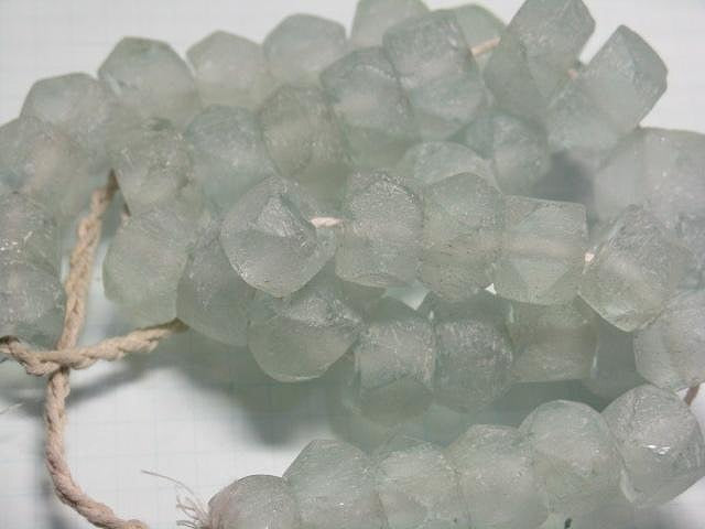 TOKO-BEADS RC101N-05 Recycled Glass bead (strand) 11~13.5mm (cannot be restocked) RC101N-05 リサイクルガラスビーズ（連） 11~13.5mm 在庫限り Asian bead & African bead  Handmade,Lampeork,bead,asia,india,ethnic,parts,accessory,beads とんぼ玉,ビーズ,トンボ玉,アジア,インド,エスニック,手作り,パーツ,アクセサリー