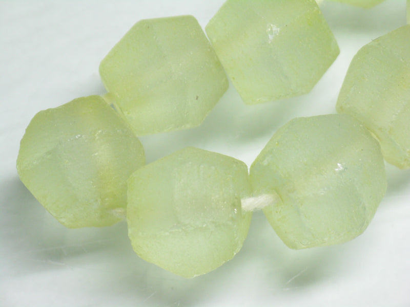 TOKO-BEADS RC101-62N Recycled Glass bead (strand) 13~15mm RC101-62N リサイクルガラスビーズ（連） 13~15mm Asian bead & African bead  Handmade,Lampeork,bead,asia,india,ethnic,parts,accessory,beads とんぼ玉,ビーズ,トンボ玉,アジア,インド,エスニック,手作り,パーツ,アクセサリー