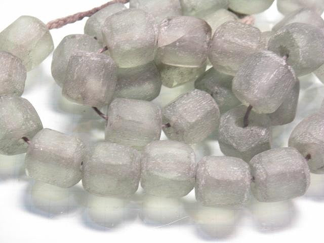 TOKO-BEADS RC102N-05 Recycled Glass bead (strand) 13~14mm RC102N-05 リサイクルガラスビーズ（連） 13~14mmLoose Kazuri カズリビーズ Asian bead & African bead  Handmade,Lampeork,bead,asia,india,ethnic,parts,accessory,beads とんぼ玉,ビーズ,トンボ玉,アジア,インド,エスニック,手作り,パーツ,アクセサリー