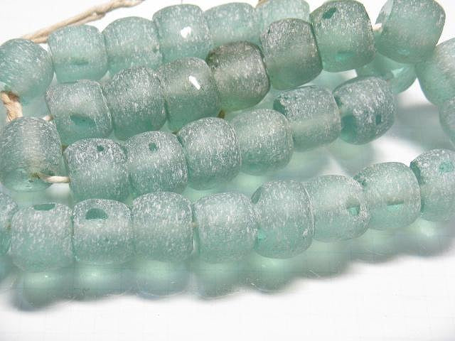 TOKO-BEADS RC102N-06 Recycled Glass bead (strand) 15~16mm RC102N-06 リサイクルガラスビーズ（連） 15~16mmLoose Kazuri カズリビーズ Asian bead & African bead  Handmade,Lampeork,bead,asia,india,ethnic,parts,accessory,beads とんぼ玉,ビーズ,トンボ玉,アジア,インド,エスニック,手作り,パーツ,アクセサリー