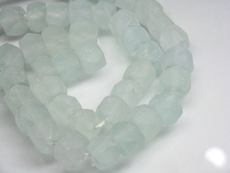 TOKO-BEADS RC201N-04 Recycled glass bead (strand) 10~12mm RC201N-04 リサイクルガラスビーズ（連） 10~12mmLoose Kazuri カズリビーズ Asian bead & African bead  Handmade,Lampeork,bead,asia,india,ethnic,parts,accessory,beads とんぼ玉,ビーズ,トンボ玉,アジア,インド,エスニック,手作り,パーツ,アクセサリー