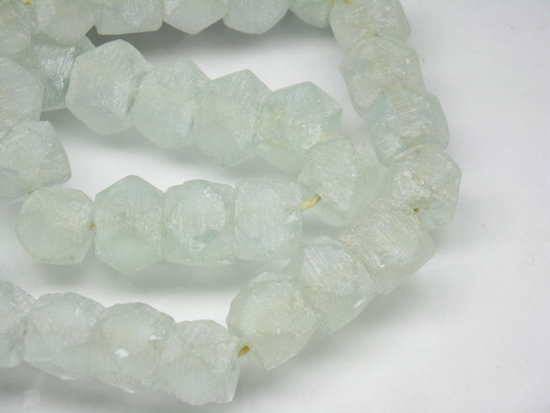 TOKO-BEADS RC201N-05 Recycled glass bead (strand) 10~12mm RC201N-05 リサイクルガラスビーズ（連） 10~12mmLoose Kazuri カズリビーズ Asian bead & African bead  Handmade,Lampeork,bead,asia,india,ethnic,parts,accessory,beads とんぼ玉,ビーズ,トンボ玉,アジア,インド,エスニック,手作り,パーツ,アクセサリー