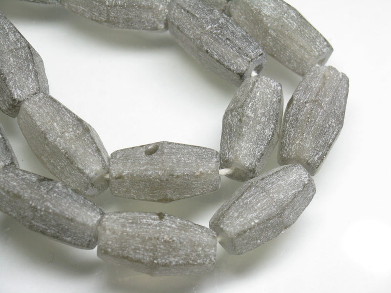 TOKO-BEADS RC201N-44 Recycled glass bead (strand) 11.5~14mm RC201N-44 リサイクルガラスビーズ（連） 11.5~14mmLoose Kazuri カズリビーズ Asian bead & African bead  Handmade,Lampeork,bead,asia,india,ethnic,parts,accessory,beads とんぼ玉,ビーズ,トンボ玉,アジア,インド,エスニック,手作り,パーツ,アクセサリー