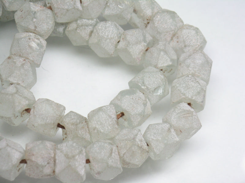 TOKO-BEADS RC201N-08 Recycled glass bead (strand) 9~10mm RC201N-08 リサイクルガラスビーズ（連） 9~10mmLoose Kazuri カズリビーズ Asian bead & African bead  Handmade,Lampeork,bead,asia,india,ethnic,parts,accessory,beads とんぼ玉,ビーズ,トンボ玉,アジア,インド,エスニック,手作り,パーツ,アクセサリー