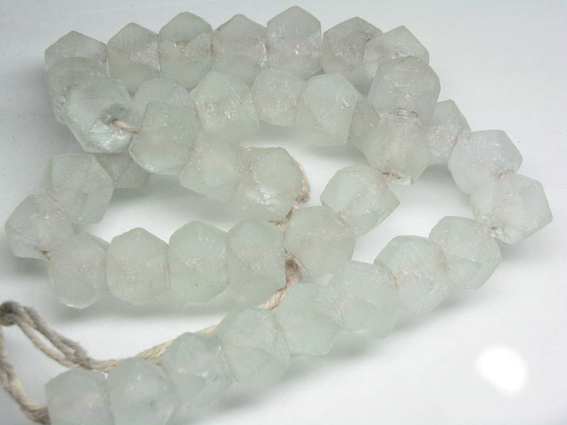 TOKO-BEADS RC201N-12 Recycled glass bead (strand) 12mm RC201N-12 リサイクルガラスビーズ（連） 12mm Asian bead & African bead  Handmade,Lampeork,bead,asia,india,ethnic,parts,accessory,beads とんぼ玉,ビーズ,トンボ玉,アジア,インド,エスニック,手作り,パーツ,アクセサリー