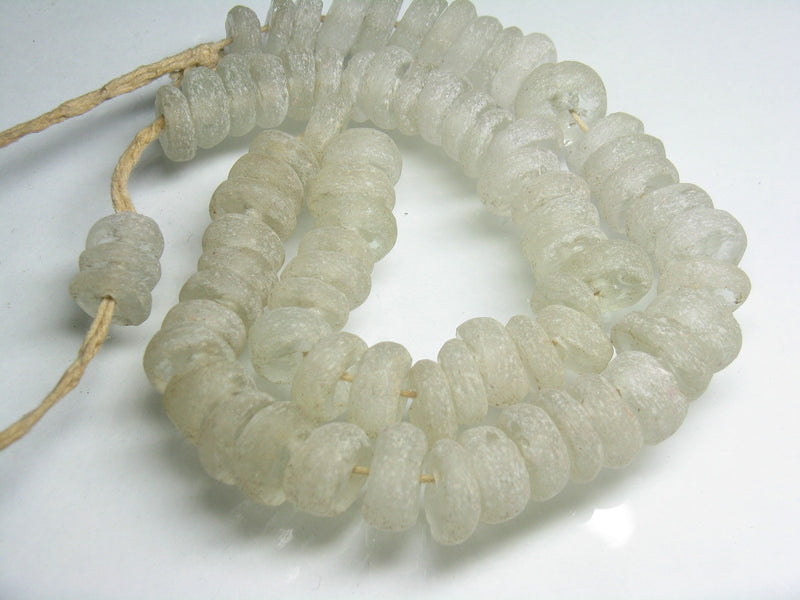 TOKO-BEADS RC202-19N Recycled glass bead (strand) 11.5~15.5mm RC202-19N リサイクルガラスビーズ（連） 11.5~15.5mm Asian bead & African bead  Handmade,Lampeork,bead,asia,india,ethnic,parts,accessory,beads とんぼ玉,ビーズ,トンボ玉,アジア,インド,エスニック,手作り,パーツ,アクセサリー