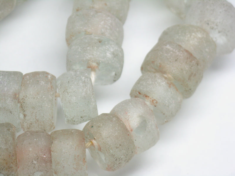 TOKO-BEADS RC202-22N Recycled glass bead (strand) 13~15mm RC202-22N リサイクルガラスビーズ（連） 13~15mm Asian bead & African bead  Handmade,Lampeork,bead,asia,india,ethnic,parts,accessory,beads とんぼ玉,ビーズ,トンボ玉,アジア,インド,エスニック,手作り,パーツ,アクセサリー