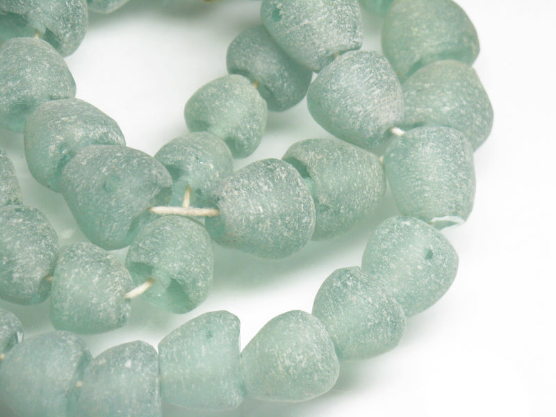 TOKO-BEADS RC202-27N Recycled glass bead (strand) 12~13.5mm RC202-27N リサイクルガラスビーズ（連） 12~13.5mm Asian bead & African bead  Handmade,Lampeork,bead,asia,india,ethnic,parts,accessory,beads とんぼ玉,ビーズ,トンボ玉,アジア,インド,エスニック,手作り,パーツ,アクセサリー
