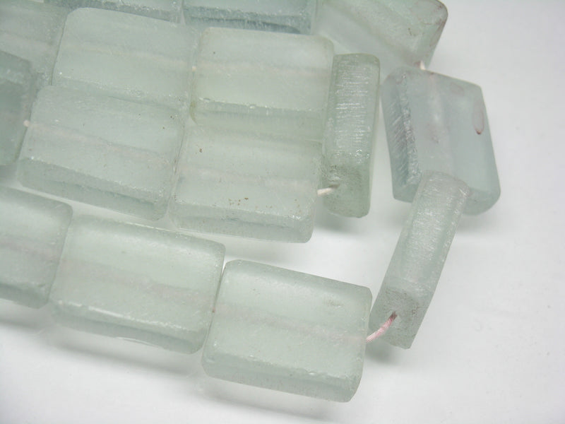 TOKO-BEADS RC203-09N Recycled glass bead (strand) 18mm RC203-09N リサイクルガラスビーズ（連） 18mm Asian bead & African bead  Handmade,Lampeork,bead,asia,india,ethnic,parts,accessory,beads とんぼ玉,ビーズ,トンボ玉,アジア,インド,エスニック,手作り,パーツ,アクセサリー