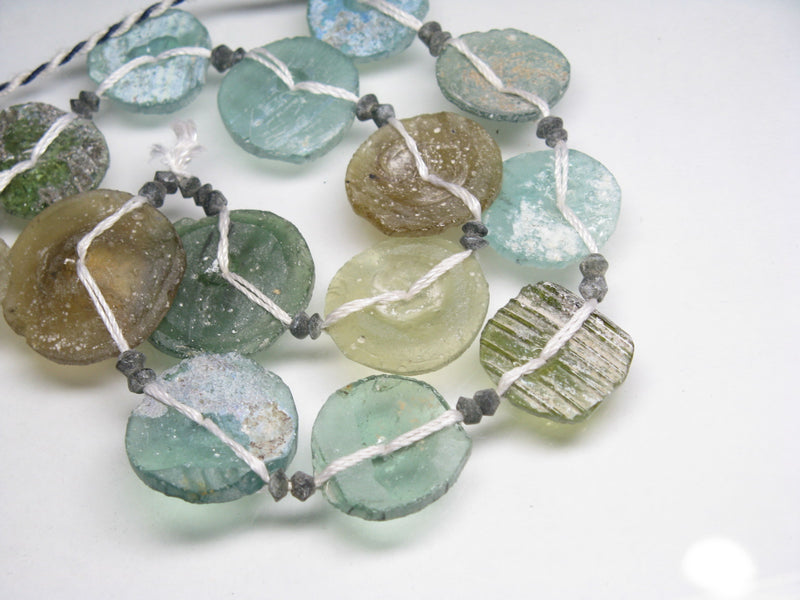 TOKO-BEADS RG105-04N Disk-shaped Roman glass L(strand) 20~28mm RG105-04N 円盤型ローマングラス 大（連） 20~28mm Asian bead & African bead  Handmade,Lampeork,bead,asia,india,ethnic,parts,accessory,beads とんぼ玉,ビーズ,トンボ玉,アジア,インド,エスニック,手作り,パーツ,アクセサリー