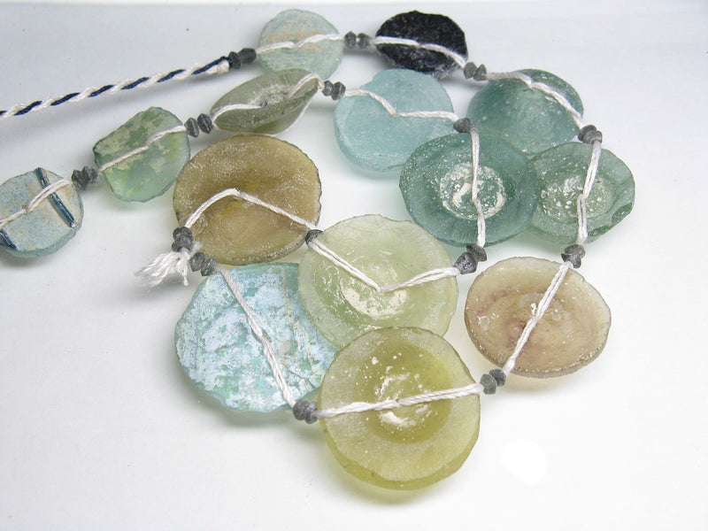 TOKO-BEADS RG105-05N Disk-shaped Roman glass L(strand) 19~31mm RG105-05N 円盤型ローマングラス 大（連） 19~31mm Asian bead & African bead  Handmade,Lampeork,bead,asia,india,ethnic,parts,accessory,beads とんぼ玉,ビーズ,トンボ玉,アジア,インド,エスニック,手作り,パーツ,アクセサリー