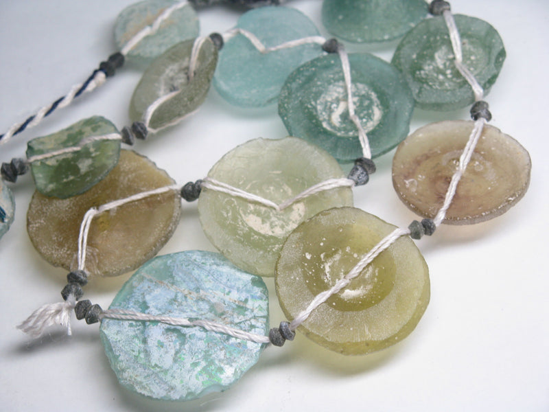 TOKO-BEADS RG105-05N Disk-shaped Roman glass L(strand) 19~31mm RG105-05N 円盤型ローマングラス 大（連） 19~31mm Asian bead & African bead  Handmade,Lampeork,bead,asia,india,ethnic,parts,accessory,beads とんぼ玉,ビーズ,トンボ玉,アジア,インド,エスニック,手作り,パーツ,アクセサリー