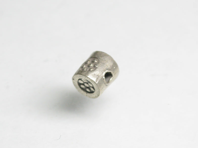 TOKO-BEADS SV026 Karen Silver bead 5mm SV026 カレンシルバービーズ 5mm Asian bead & African bead  Handmade,Lampeork,bead,asia,india,ethnic,parts,accessory,beads とんぼ玉,ビーズ,トンボ玉,アジア,インド,エスニック,手作り,パーツ,アクセサリー