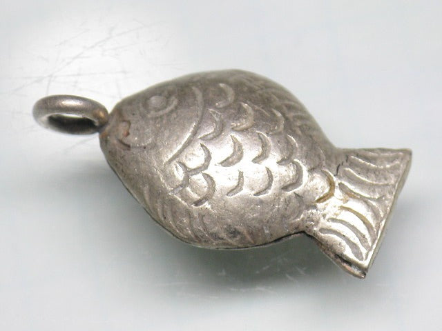 TOKO-BEADS SV081 Silver925 Charm 27mm SV081 カレンシルバーチャーム 27mm Asian bead & African bead  Handmade,Lampeork,bead,asia,india,ethnic,parts,accessory,beads とんぼ玉,ビーズ,トンボ玉,アジア,インド,エスニック,手作り,パーツ,アクセサリー
