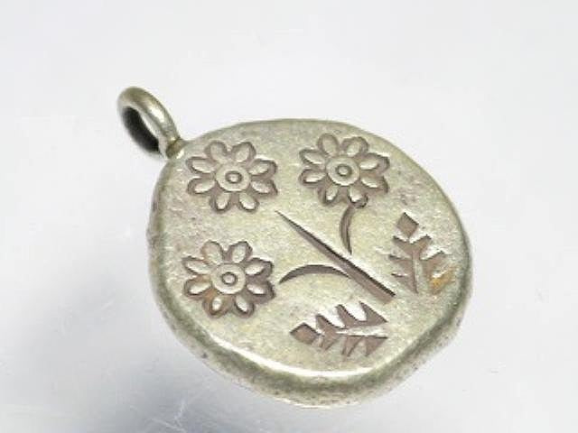 TOKO-BEADS SV275 Karen Silver Charm 16.5mm SV275 カレンシルバーチャーム 16.5mm Asian bead & African bead  Handmade,Lampeork,bead,asia,india,ethnic,parts,accessory,beads とんぼ玉,ビーズ,トンボ玉,アジア,インド,エスニック,手作り,パーツ,アクセサリー