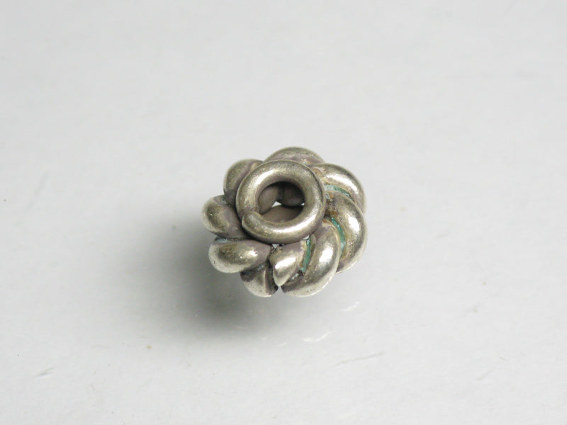 TOKO-BEADS SV306 Karen Silver bead 9.5mm SV306 カレンシルバービーズ 9.5mmLoose Kazuri カズリビーズ Asian bead & African bead  Handmade,Lampeork,bead,asia,india,ethnic,parts,accessory,beads とんぼ玉,ビーズ,トンボ玉,アジア,インド,エスニック,手作り,パーツ,アクセサリー