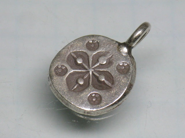TOKO-BEADS SV401-16 Karen Silver Charm 15mm SV401-16 カレンシルバーチャーム 15mm Asian bead & African bead  Handmade,Lampeork,bead,asia,india,ethnic,parts,accessory,beads とんぼ玉,ビーズ,トンボ玉,アジア,インド,エスニック,手作り,パーツ,アクセサリー