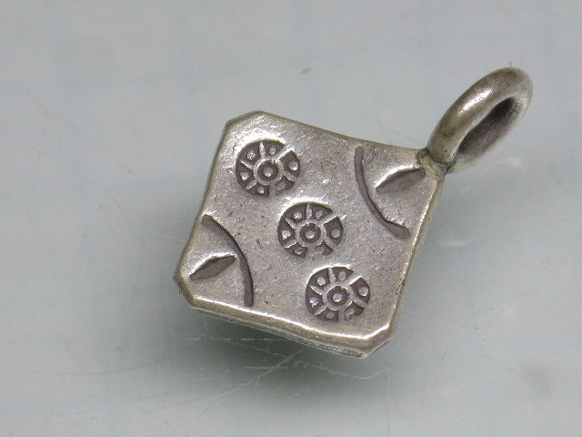TOKO-BEADS SV401-21 Karen Silver Charm 16mm SV401-21 カレンシルバーチャーム 16mm Asian bead & African bead  Handmade,Lampeork,bead,asia,india,ethnic,parts,accessory,beads とんぼ玉,ビーズ,トンボ玉,アジア,インド,エスニック,手作り,パーツ,アクセサリー