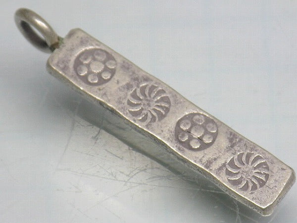 TOKO-BEADS SV401-31 Karen Silver Charm 28mm SV401-31 カレンシルバーチャーム 28mm Asian bead & African bead  Handmade,Lampeork,bead,asia,india,ethnic,parts,accessory,beads とんぼ玉,ビーズ,トンボ玉,アジア,インド,エスニック,手作り,パーツ,アクセサリー