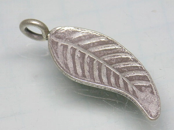 TOKO-BEADS SV401-46 Karen Silver Charm 25mm SV401-46 カレンシルバーチャーム 25mm Asian bead & African bead  Handmade,Lampeork,bead,asia,india,ethnic,parts,accessory,beads とんぼ玉,ビーズ,トンボ玉,アジア,インド,エスニック,手作り,パーツ,アクセサリー