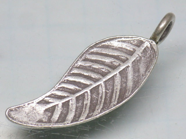 TOKO-BEADS SV401-46 Karen Silver Charm 25mm SV401-46 カレンシルバーチャーム 25mm Asian bead & African bead  Handmade,Lampeork,bead,asia,india,ethnic,parts,accessory,beads とんぼ玉,ビーズ,トンボ玉,アジア,インド,エスニック,手作り,パーツ,アクセサリー