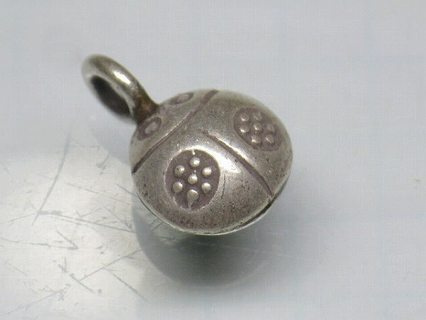 TOKO-BEADS SV401-51 Karen Silver Charm 14mm SV401-51 カレンシルバーチャーム 14mm Asian bead & African bead  Handmade,Lampeork,bead,asia,india,ethnic,parts,accessory,beads とんぼ玉,ビーズ,トンボ玉,アジア,インド,エスニック,手作り,パーツ,アクセサリー