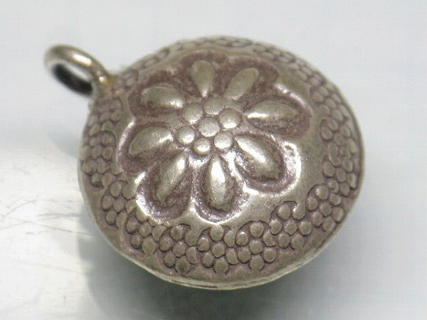TOKO-BEADS SV401-52 Karen Silver Charm 20mm SV401-52 カレンシルバーチャーム 20mm Asian bead & African bead  Handmade,Lampeork,bead,asia,india,ethnic,parts,accessory,beads とんぼ玉,ビーズ,トンボ玉,アジア,インド,エスニック,手作り,パーツ,アクセサリー