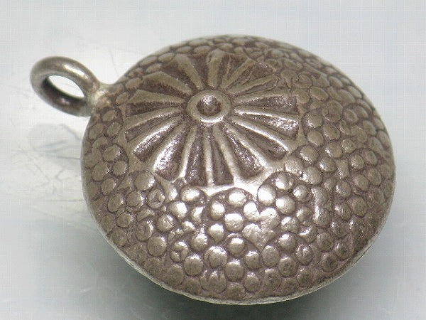 TOKO-BEADS SV401-53 Karen Silver Charm 22mm SV401-53 カレンシルバーチャーム 22mm Asian bead & African bead  Handmade,Lampeork,bead,asia,india,ethnic,parts,accessory,beads とんぼ玉,ビーズ,トンボ玉,アジア,インド,エスニック,手作り,パーツ,アクセサリー