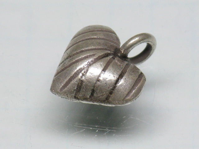TOKO-BEADS SV401-57 Karen Silver Charm 14mm SV401-57 カレンシルバーチャーム 14mm Asian bead & African bead  Handmade,Lampeork,bead,asia,india,ethnic,parts,accessory,beads とんぼ玉,ビーズ,トンボ玉,アジア,インド,エスニック,手作り,パーツ,アクセサリー