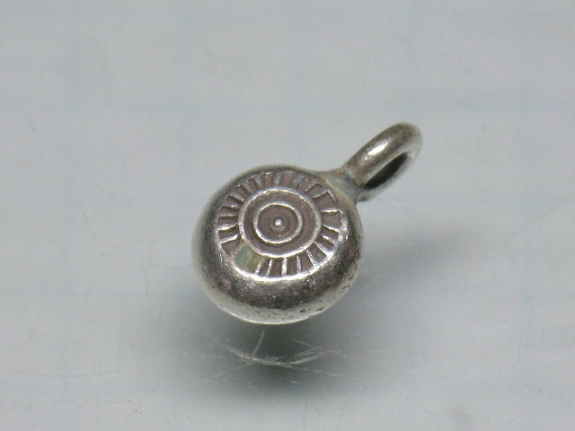 TOKO-BEADS SV401-68 Karen Silver Charm 11.5mm SV401-68 カレンシルバーチャーム 11.5mm Asian bead & African bead  Handmade,Lampeork,bead,asia,india,ethnic,parts,accessory,beads とんぼ玉,ビーズ,トンボ玉,アジア,インド,エスニック,手作り,パーツ,アクセサリー