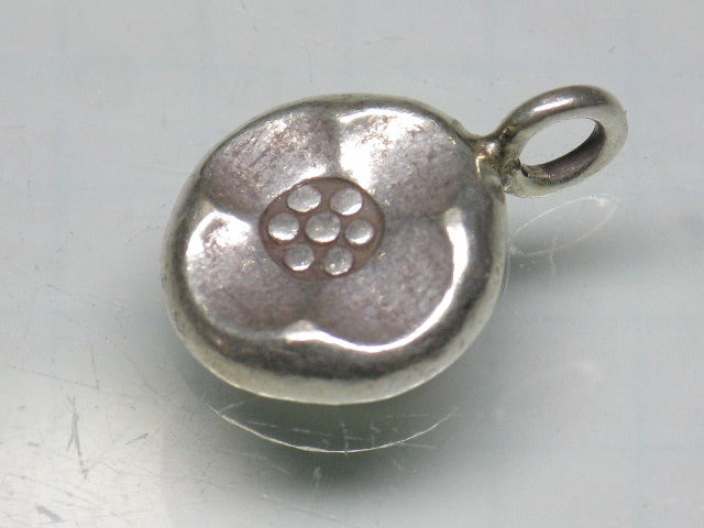 TOKO-BEADS SV401-72 Karen Silver Charm 16.5mm SV401-72 カレンシルバーチャーム 16.5mm Asian bead & African bead  Handmade,Lampeork,bead,asia,india,ethnic,parts,accessory,beads とんぼ玉,ビーズ,トンボ玉,アジア,インド,エスニック,手作り,パーツ,アクセサリー