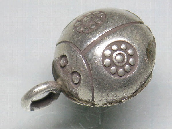 TOKO-BEADS SV401-80 Karen Silver Charm 16mm SV401-80 カレンシルバーチャーム 16mm Asian bead & African bead  Handmade,Lampeork,bead,asia,india,ethnic,parts,accessory,beads とんぼ玉,ビーズ,トンボ玉,アジア,インド,エスニック,手作り,パーツ,アクセサリー