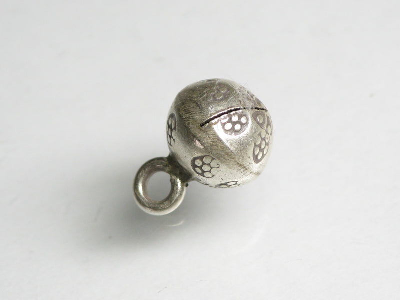 TOKO-BEADS SV402-02 Karen Silver Charm 12.7mm SV402-02 カレンシルバーチャーム 12.7mm Asian bead & African bead  Handmade,Lampeork,bead,asia,india,ethnic,parts,accessory,beads とんぼ玉,ビーズ,トンボ玉,アジア,インド,エスニック,手作り,パーツ,アクセサリー