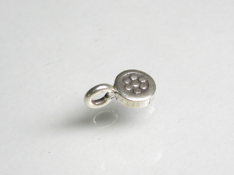 TOKO-BEADS SV402-03 Karen Silver Charm 10mm SV402-03 カレンシルバーチャーム 10mm Asian bead & African bead  Handmade,Lampeork,bead,asia,india,ethnic,parts,accessory,beads とんぼ玉,ビーズ,トンボ玉,アジア,インド,エスニック,手作り,パーツ,アクセサリー