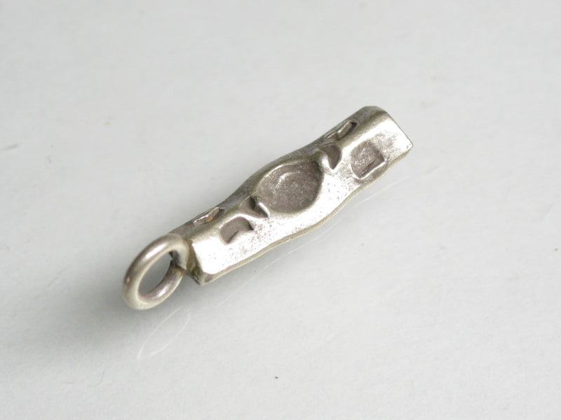 TOKO-BEADS SV402-11 Karen Silver Charm 20mm SV402-11 カレンシルバーチャーム 20mm Asian bead & African bead  Handmade,Lampeork,bead,asia,india,ethnic,parts,accessory,beads とんぼ玉,ビーズ,トンボ玉,アジア,インド,エスニック,手作り,パーツ,アクセサリー