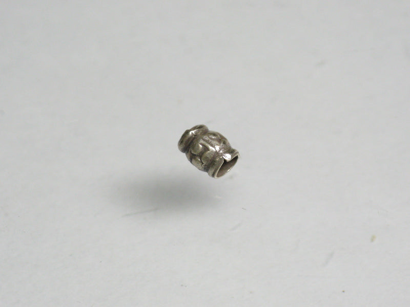 TOKO-BEADS SV501-18 Karen Silver bead 2.9mm SV501-18 カレンシルバービーズ 2.9mm Asian bead & African bead  Handmade,Lampeork,bead,asia,india,ethnic,parts,accessory,beads とんぼ玉,ビーズ,トンボ玉,アジア,インド,エスニック,手作り,パーツ,アクセサリー