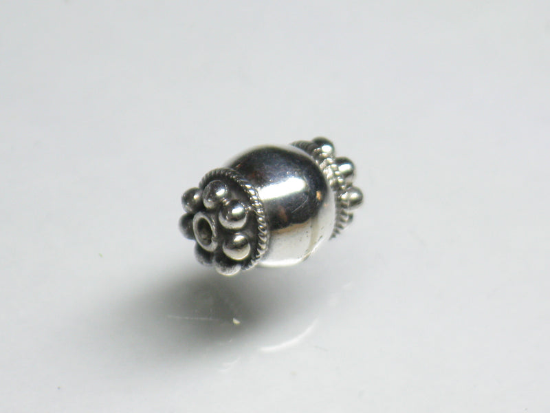 TOKO-BEADS SV604-01S Sterling silver 925 bead 7mm SV604-01S スターリングシルバービーズ 7mm Asian bead & African bead  Handmade,Lampeork,bead,asia,india,ethnic,parts,accessory,beads とんぼ玉,ビーズ,トンボ玉,アジア,インド,エスニック,手作り,パーツ,アクセサリー