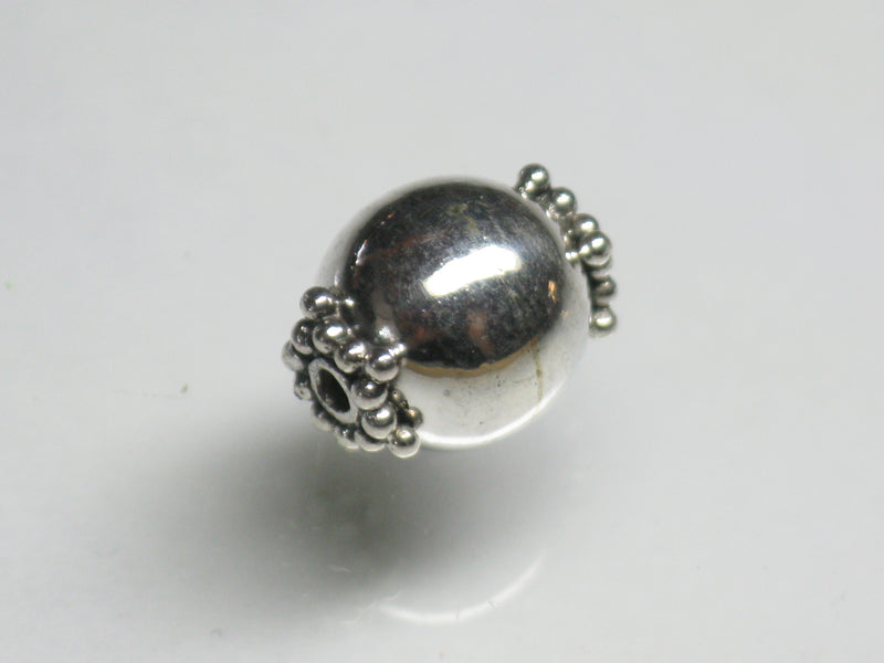TOKO-BEADS SV604-02S Sterling silver 925 bead 9mm SV604-02S スターリングシルバービーズ 9mm Asian bead & African bead  Handmade,Lampeork,bead,asia,india,ethnic,parts,accessory,beads とんぼ玉,ビーズ,トンボ玉,アジア,インド,エスニック,手作り,パーツ,アクセサリー