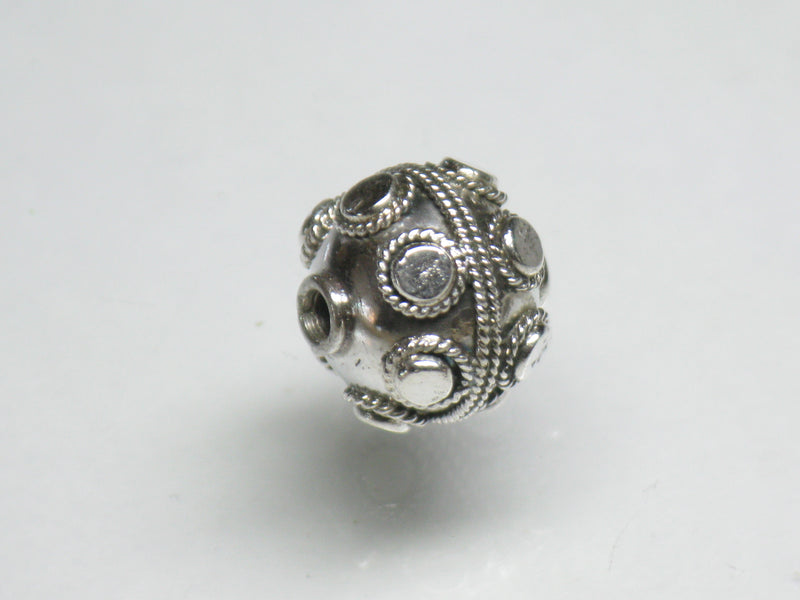 TOKO-BEADS SV605-02S Sterling silver 925 bead 10.5mm SV605-02S スターリングシルバービーズ 10.5mm Asian bead & African bead  Handmade,Lampeork,bead,asia,india,ethnic,parts,accessory,beads とんぼ玉,ビーズ,トンボ玉,アジア,インド,エスニック,手作り,パーツ,アクセサリー