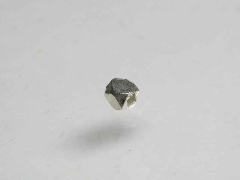 TOKO-BEADS SV702-02 Karen Silver bead 3.4mm SV702-02 カレンシルバービーズ 3.4mm Asian bead & African bead  Handmade,Lampeork,bead,asia,india,ethnic,parts,accessory,beads とんぼ玉,ビーズ,トンボ玉,アジア,インド,エスニック,手作り,パーツ,アクセサリー