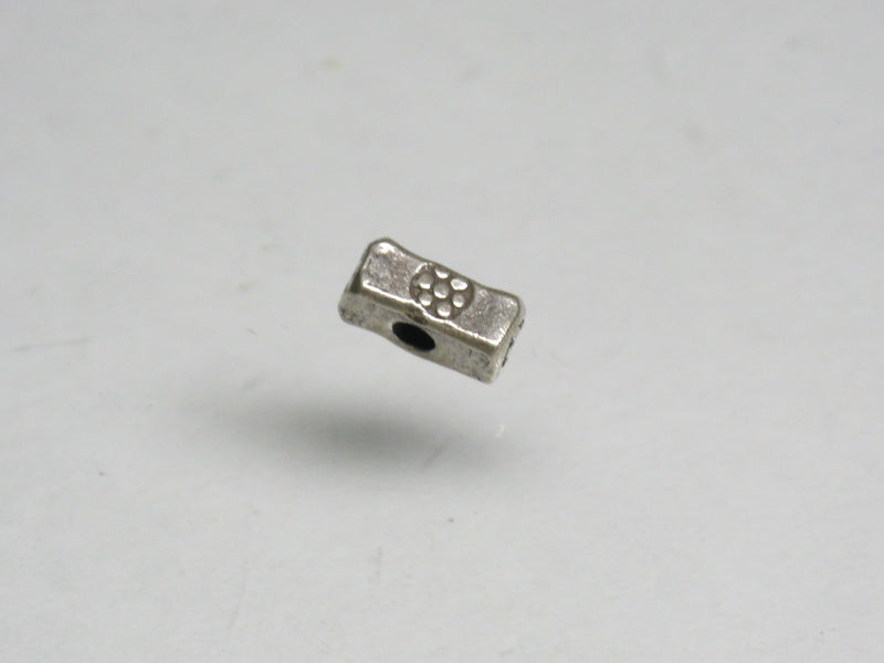 TOKO-BEADS SV702-06 Karen Silver bead 5.6mm SV702-06 カレンシルバービーズ 5.6mm Asian bead & African bead  Handmade,Lampeork,bead,asia,india,ethnic,parts,accessory,beads とんぼ玉,ビーズ,トンボ玉,アジア,インド,エスニック,手作り,パーツ,アクセサリー
