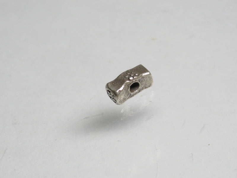 TOKO-BEADS SV702-06 Karen Silver bead 5.6mm SV702-06 カレンシルバービーズ 5.6mm Asian bead & African bead  Handmade,Lampeork,bead,asia,india,ethnic,parts,accessory,beads とんぼ玉,ビーズ,トンボ玉,アジア,インド,エスニック,手作り,パーツ,アクセサリー