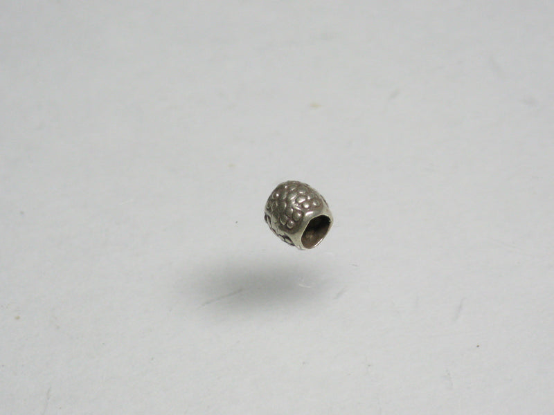 TOKO-BEADS SV704-03 Karen Silver bead 3.5mm SV704-03 カレンシルバービーズ 3.5mm Asian bead & African bead  Handmade,Lampeork,bead,asia,india,ethnic,parts,accessory,beads とんぼ玉,ビーズ,トンボ玉,アジア,インド,エスニック,手作り,パーツ,アクセサリー