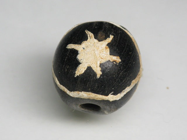 TOKO-BEADS T589-30 Manik Burung(black) 16mm T589-30 マニックブルン（鳥玉/ブラック） 16mm Asian bead & African bead  Handmade,Lampeork,bead,asia,india,ethnic,parts,accessory,beads とんぼ玉,ビーズ,トンボ玉,アジア,インド,エスニック,手作り,パーツ,アクセサリー
