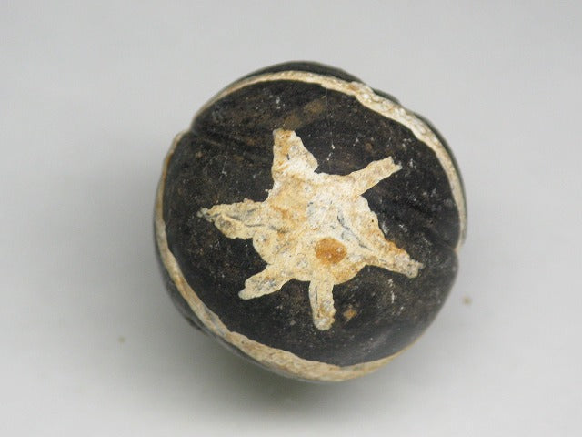 TOKO-BEADS T589-35 Manik Burung(black) 17mm T589-35 マニックブルン（鳥玉/ブラック） 17mm Asian bead & African bead  Handmade,Lampeork,bead,asia,india,ethnic,parts,accessory,beads とんぼ玉,ビーズ,トンボ玉,アジア,インド,エスニック,手作り,パーツ,アクセサリー