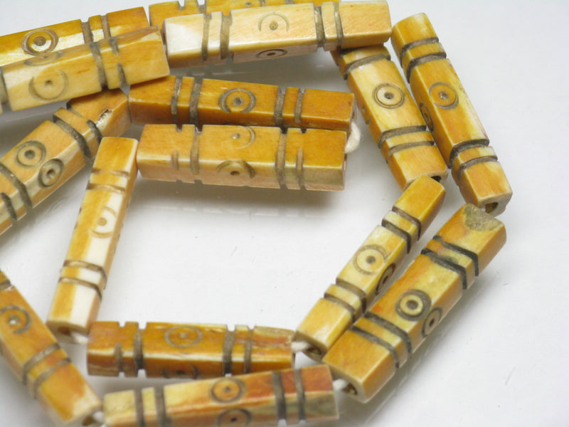 TOKO-BEADS AB184-73N Bone bead (strand) 5~6mm AB184-73N ボーンビーズ（連） 5~6mm Asian bead & African bead  Handmade,Lampeork,bead,asia,india,ethnic,parts,accessory,beads とんぼ玉,ビーズ,トンボ玉,アジア,インド,エスニック,手作り,パーツ,アクセサリー
