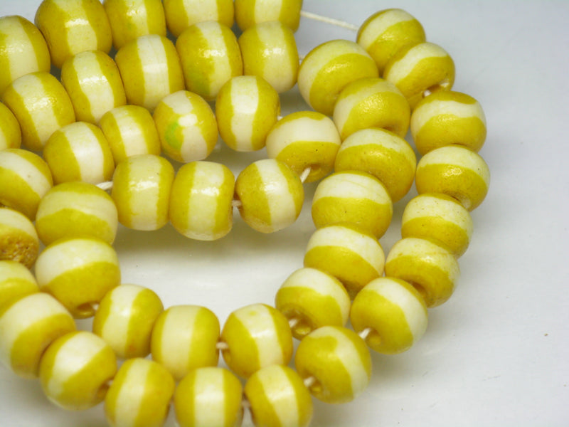 | TOKO-BEADS |AB185-33 ボーンビーズ（連） 8~9mmとんぼ玉,ビーズ,トンボ玉,アジア,インド,エスニック,手作り,パーツ,アクセサリー