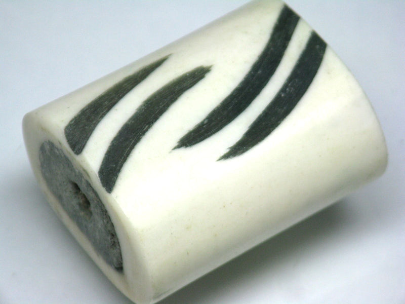 TOKO-BEADS AB186-42 Bone bead 25~33mm AB186-42 大粒ボーンビーズ 25~33mm Asian bead & African bead  Handmade,Lampeork,bead,asia,india,ethnic,parts,accessory,beads とんぼ玉,ビーズ,トンボ玉,アジア,インド,エスニック,手作り,パーツ,アクセサリー