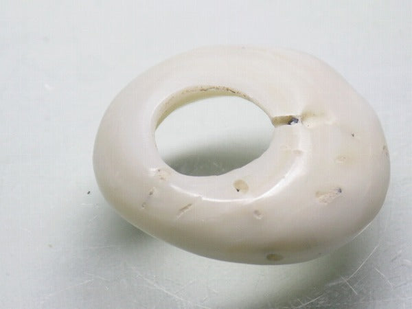 TOKO-BEADS AB189-04 Puka shell 22mm AB189-04 プカシェル 22mm Asian bead & African bead  Handmade,Lampeork,bead,asia,india,ethnic,parts,accessory,beads とんぼ玉,ビーズ,トンボ玉,アジア,インド,エスニック,手作り,パーツ,アクセサリー